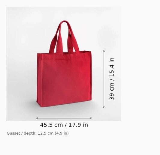 Tulipunainen kierrätyspuuvillainen kangaskassi (Chevron Handle Shopper) omalla painatuksella, 407 g/m², 45,5 x 39 x 12,5 cm — mittapiirros: leveys, korkeus ja pohjan syvyys