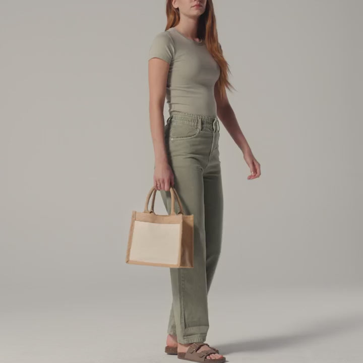 Video of the Natural Cotton Pocket Jute Gift Bag, 26 x 22 x 14 cm, showing the laminated jute body and cotton front pocket for custom logo printing