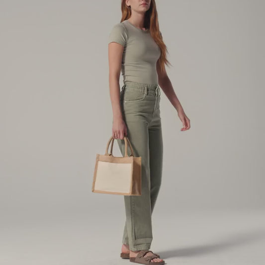 Video of the Natural Cotton Pocket Jute Gift Bag, 26 x 22 x 14 cm, showing the laminated jute body and cotton front pocket for custom logo printing